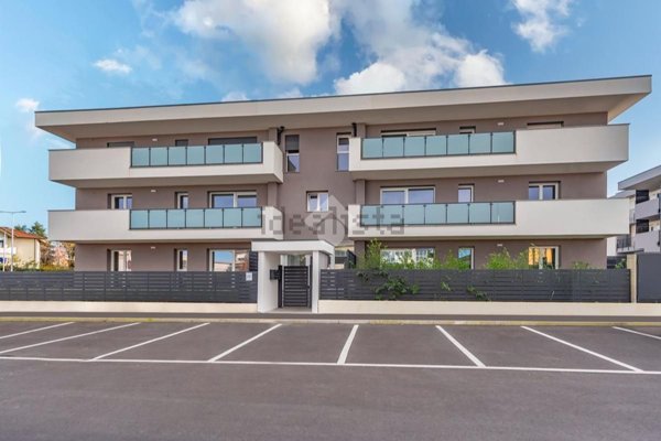 appartamento in vendita a Lainate in zona Pagliera