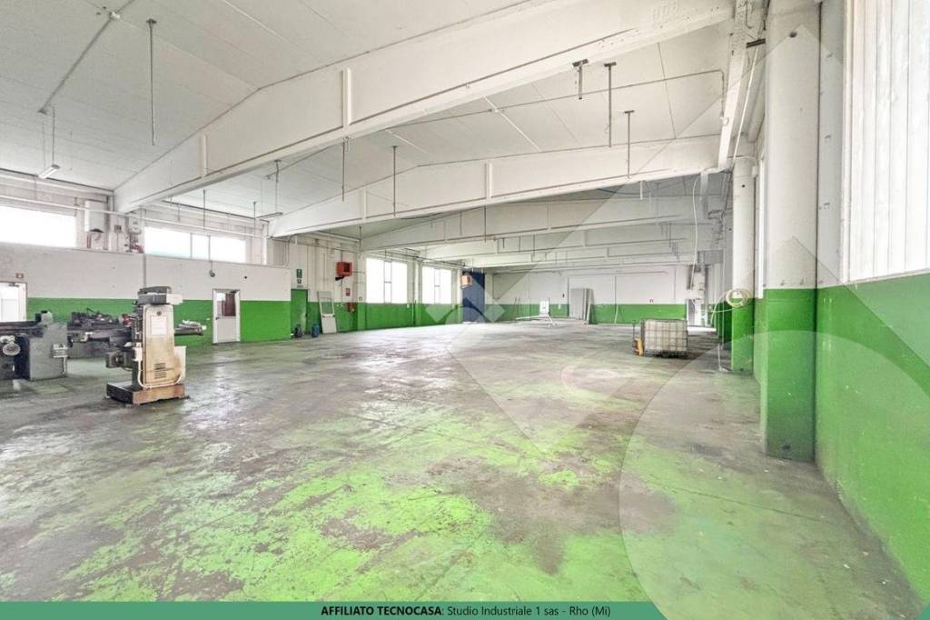 locale commerciale in vendita a Lainate