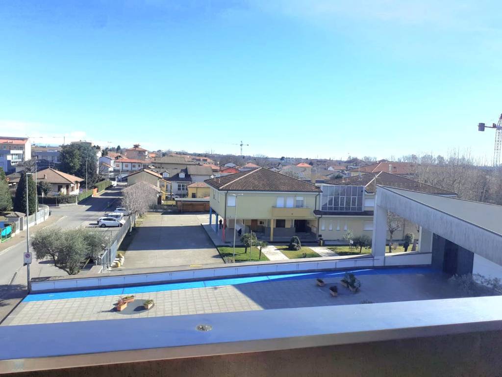 appartamento in vendita a Lainate in zona Pagliera