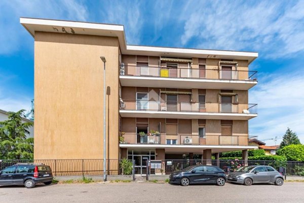 appartamento in vendita a Lainate in zona Barbaiana