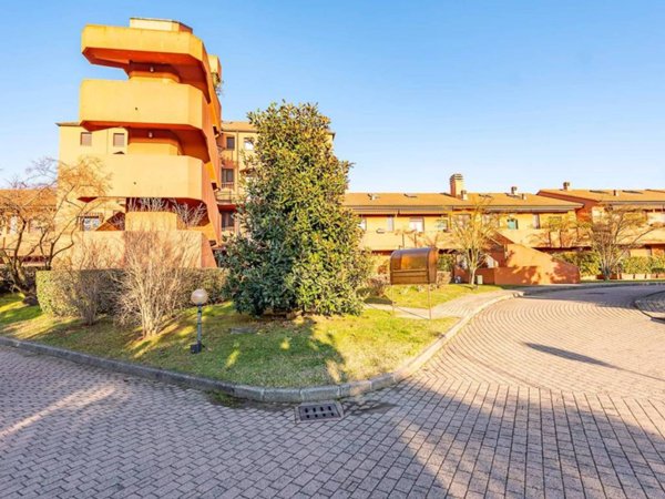 appartamento in vendita a Lainate
