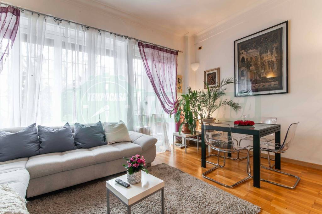 casa indipendente in vendita a Lainate