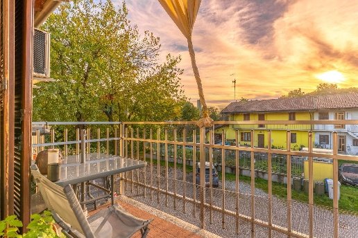 appartamento in vendita a Lainate in zona Barbaiana