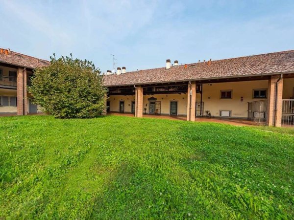 negozio in vendita a Lainate