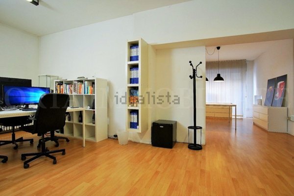 negozio in vendita a Lainate