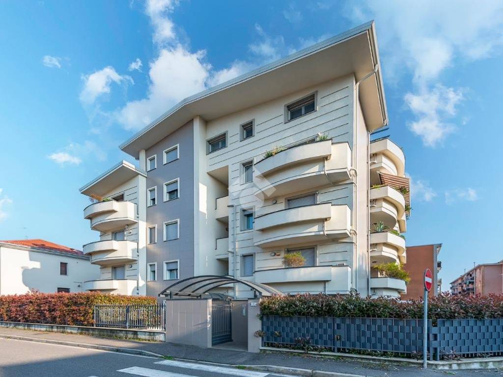 appartamento in vendita a Lainate