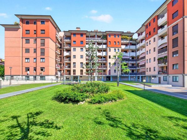 appartamento in vendita a Lainate in zona Pagliera