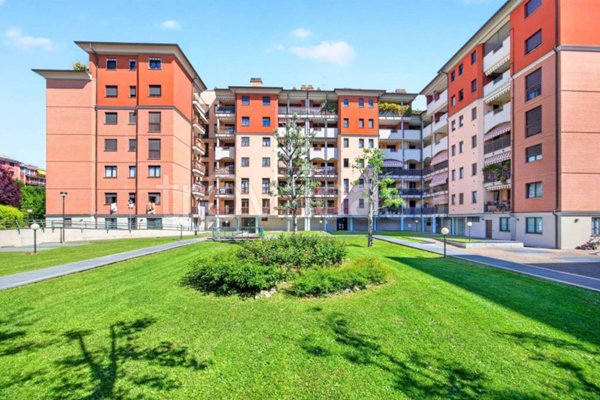 appartamento in vendita a Lainate in zona Pagliera