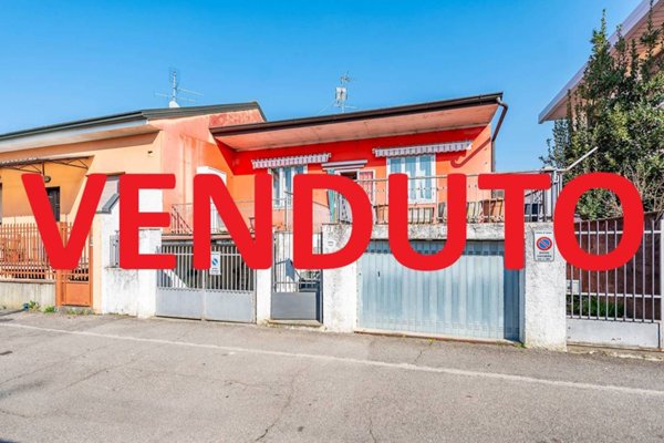 casa indipendente in vendita a Lainate