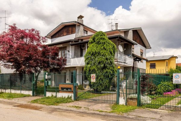 appartamento in vendita a Lainate in zona Barbaiana