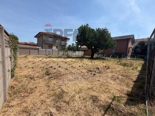 casa indipendente in vendita a Lainate