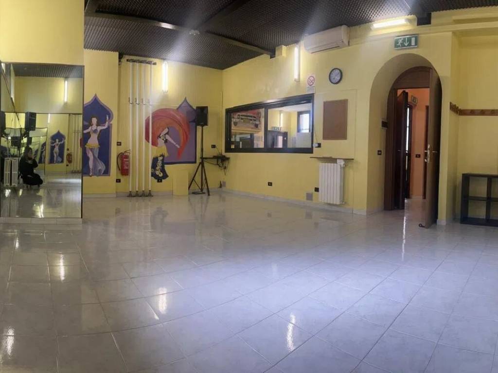 negozio in vendita a Lainate