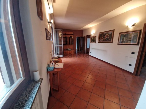 casa indipendente in vendita a Lainate in zona Pagliera