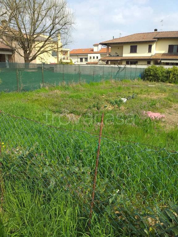 villa in vendita a Lainate in zona Barbaiana