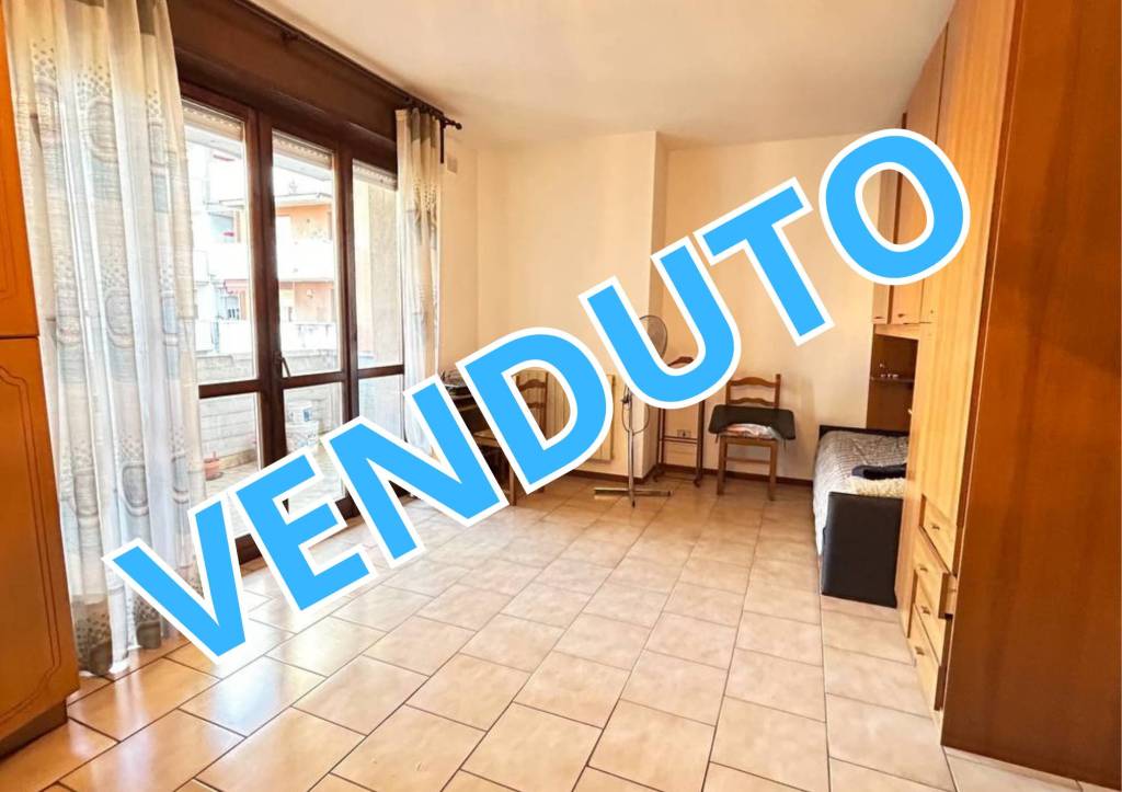 appartamento in vendita a Lainate in zona Barbaiana