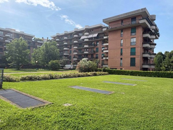 appartamento in vendita a Lainate in zona Pagliera
