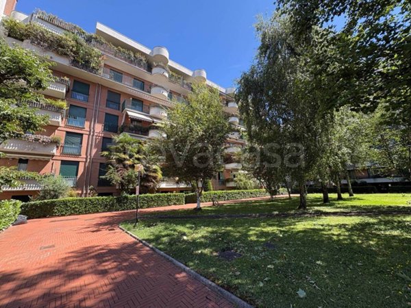 appartamento in vendita a Lainate in zona Pagliera