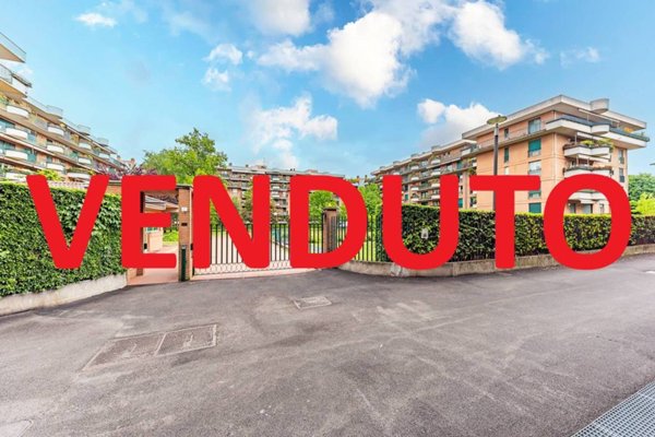 appartamento in vendita a Lainate in zona Pagliera