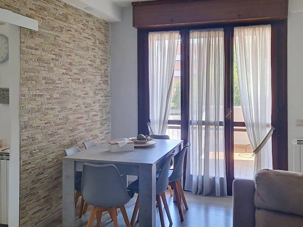 appartamento in vendita a Lainate in zona Barbaiana