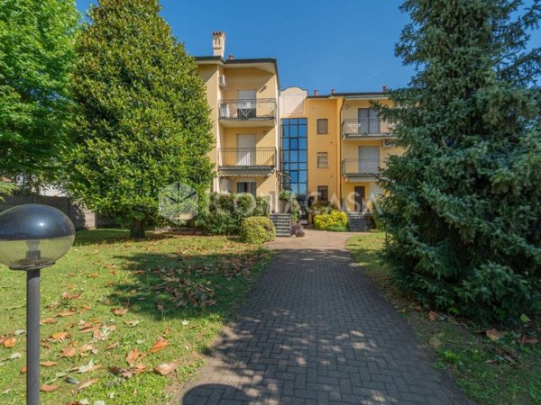 appartamento in vendita a Lainate in zona Pagliera