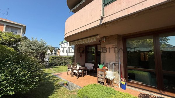 appartamento in vendita a Lainate in zona Pagliera