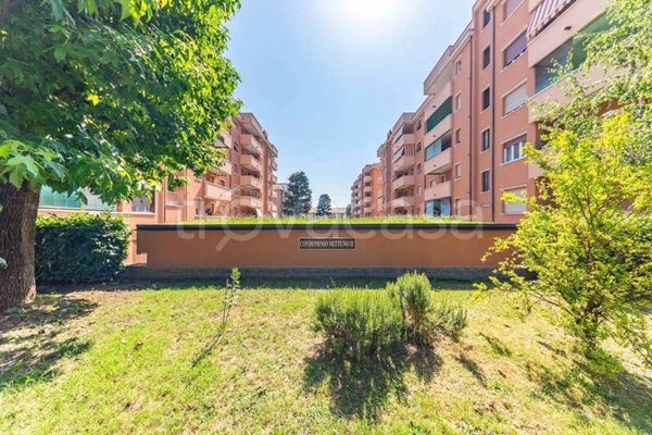 appartamento in vendita a Lainate in zona Pagliera