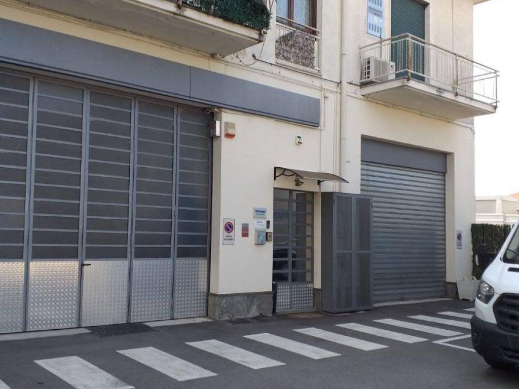 appartamento in vendita a Lainate in zona Barbaiana