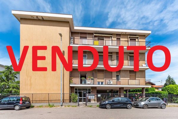 appartamento in vendita a Lainate in zona Barbaiana