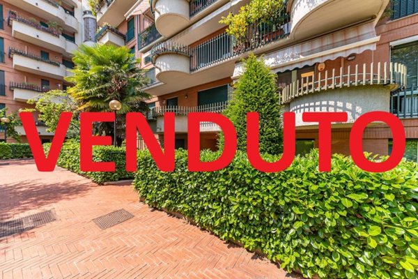 appartamento in vendita a Lainate in zona Pagliera