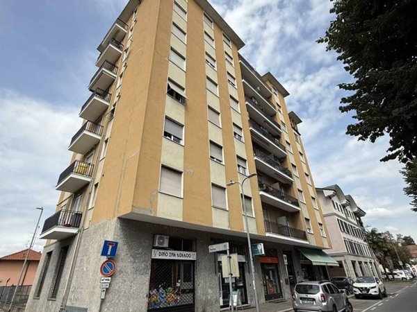 appartamento in vendita a Lainate in zona Pagliera