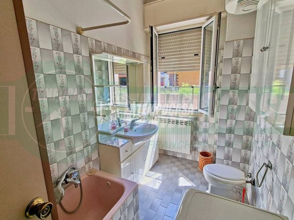 appartamento in vendita a Lainate in zona Barbaiana