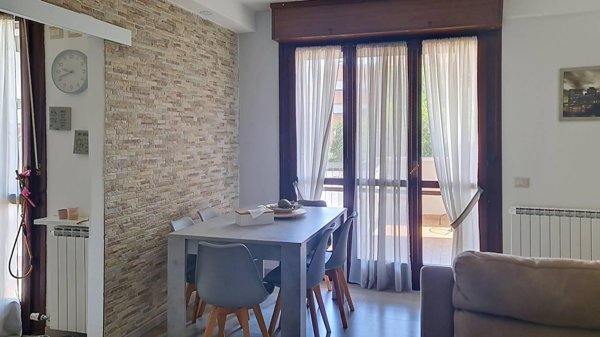 appartamento in vendita a Lainate in zona Barbaiana