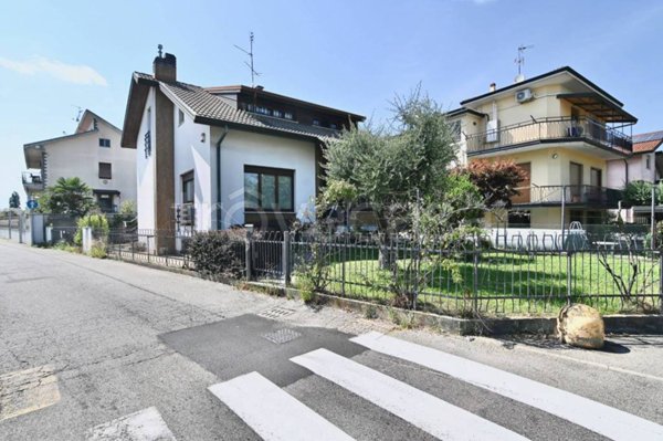 casa indipendente in vendita a Lainate