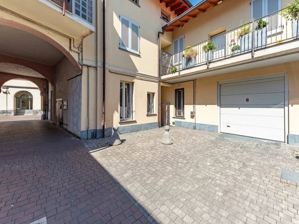 appartamento in vendita a Lainate in zona Pagliera