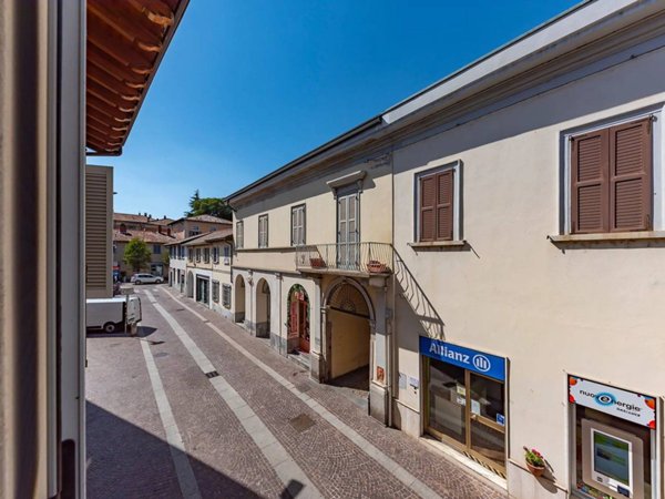 appartamento in vendita a Lainate in zona Pagliera
