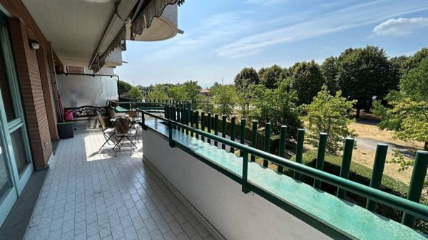 appartamento in vendita a Lainate in zona Pagliera