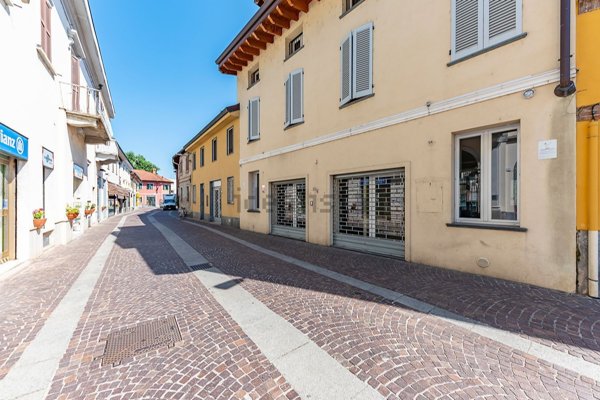 appartamento in vendita a Lainate in zona Pagliera