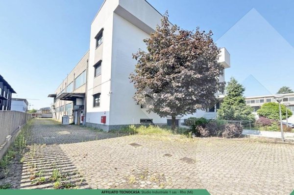 negozio in vendita a Lainate