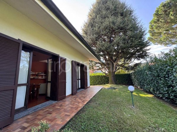 casa indipendente in vendita a Lainate