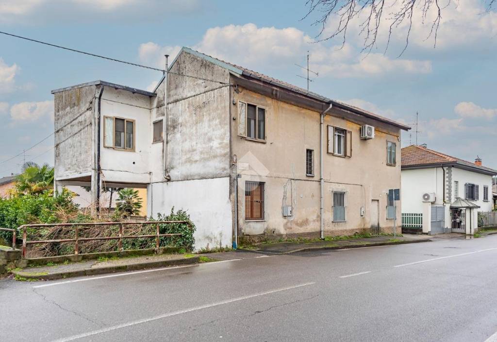 appartamento in vendita a Lainate in zona Barbaiana