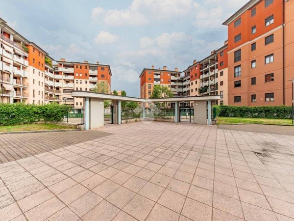 appartamento in vendita a Lainate in zona Pagliera