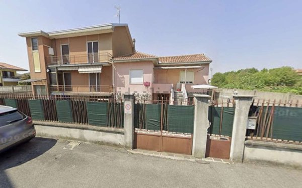 casa indipendente in vendita a Lainate