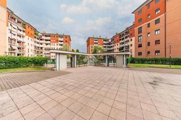 appartamento in vendita a Lainate in zona Pagliera