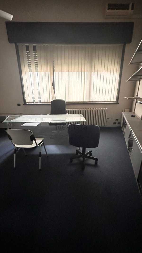 locale commerciale in vendita a Lainate