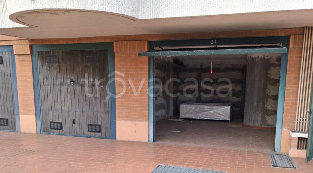 box auto in vendita a Lainate in zona Pagliera