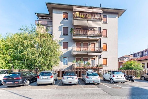 appartamento in vendita a Lainate in zona Barbaiana