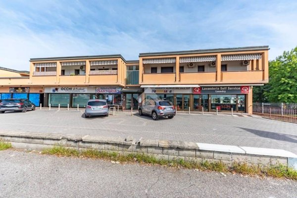 appartamento in vendita a Lainate in zona Barbaiana