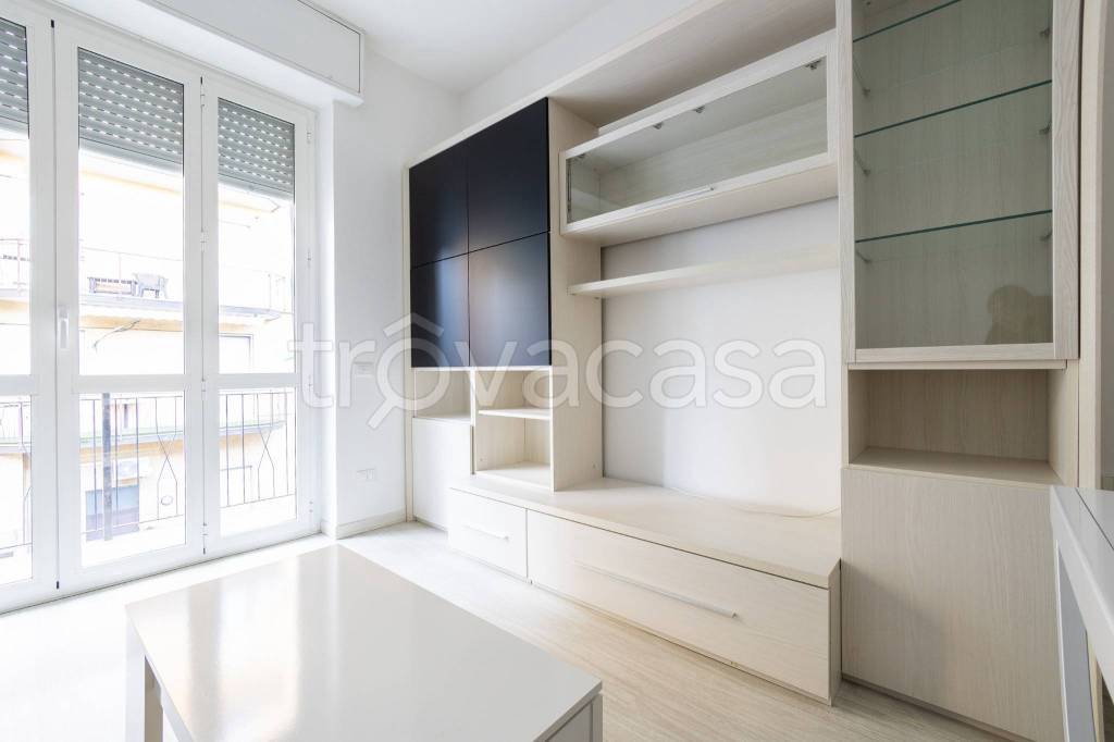 appartamento in vendita a Lainate in zona Pagliera