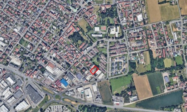 terreno in vendita a Lainate in zona Barbaiana