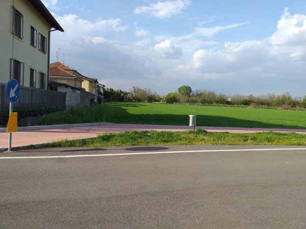 terreno in vendita a Lainate